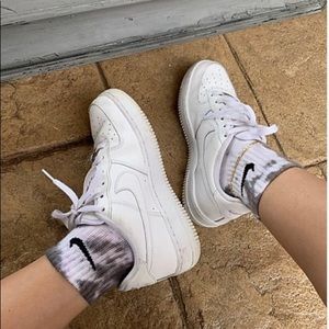 Gray tie dye quarter crew Nike Dri-FIT socks